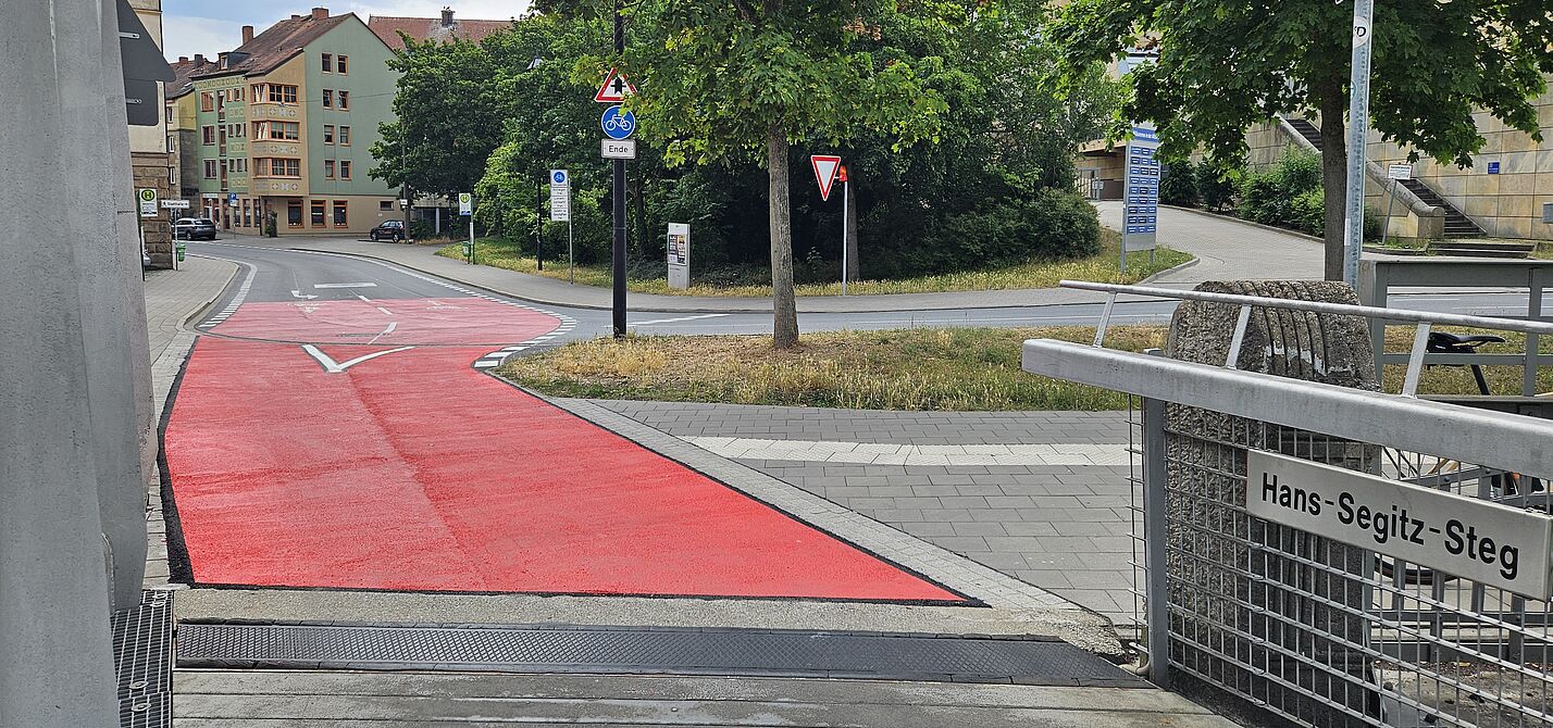 Anfang der Fahrradstraße am Hans-Segitz-Steg