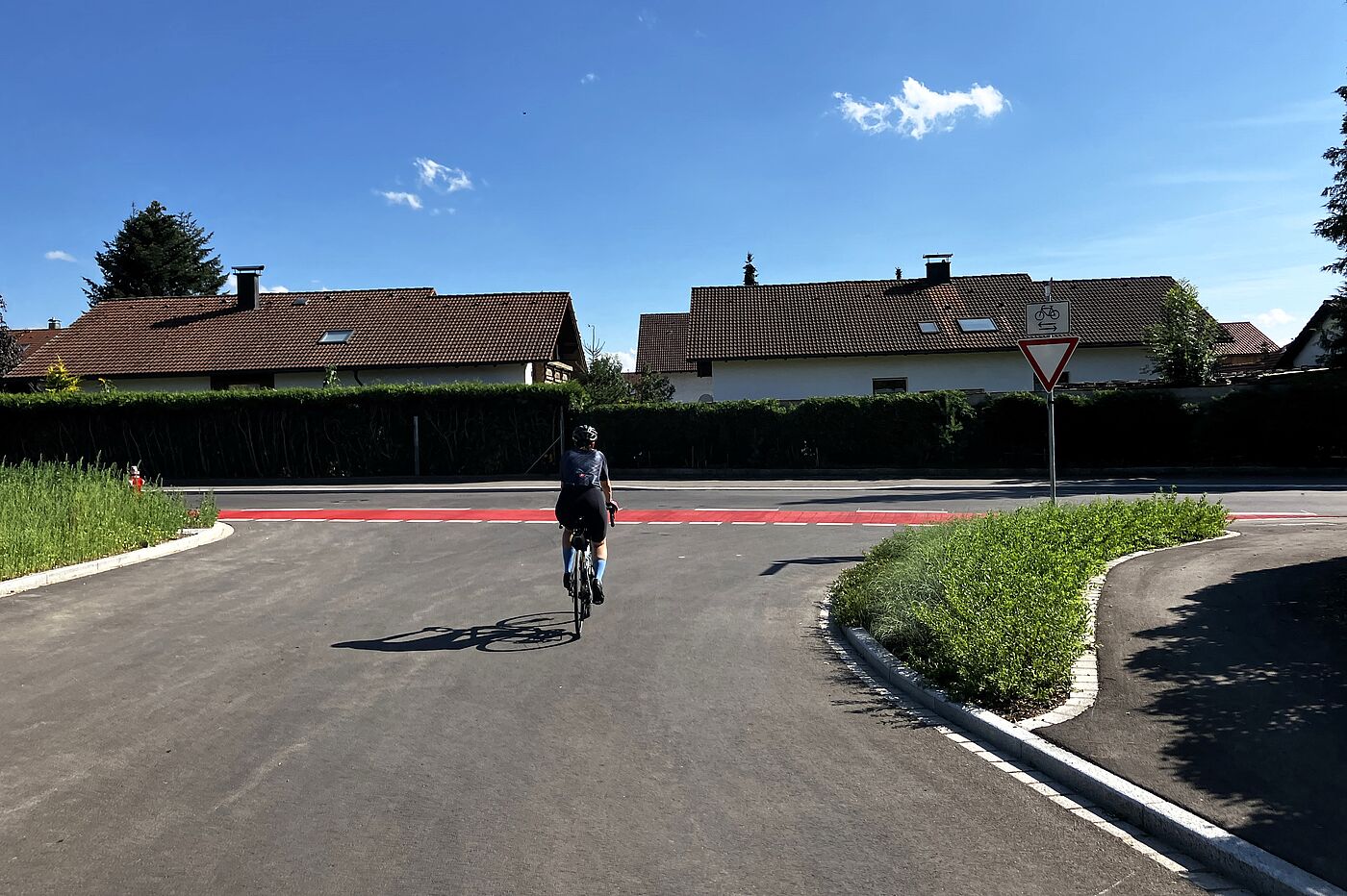 Einmündung Ludwig-Hotter-Straße Einmündung mit Querung