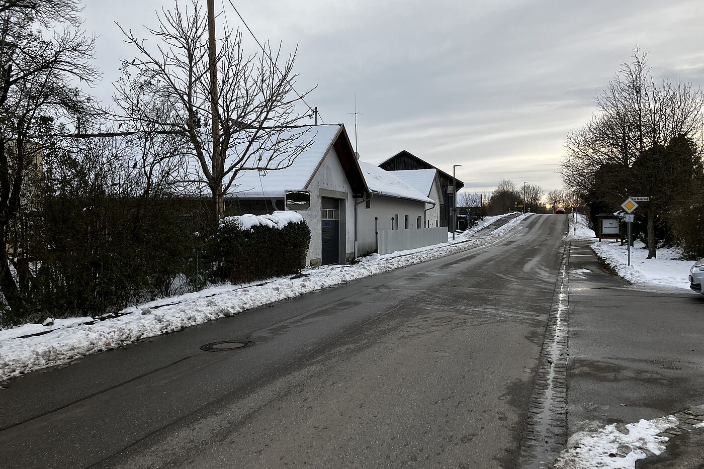 Ortsausfahrt Zellerberg Ortsstraße ohne Radweg