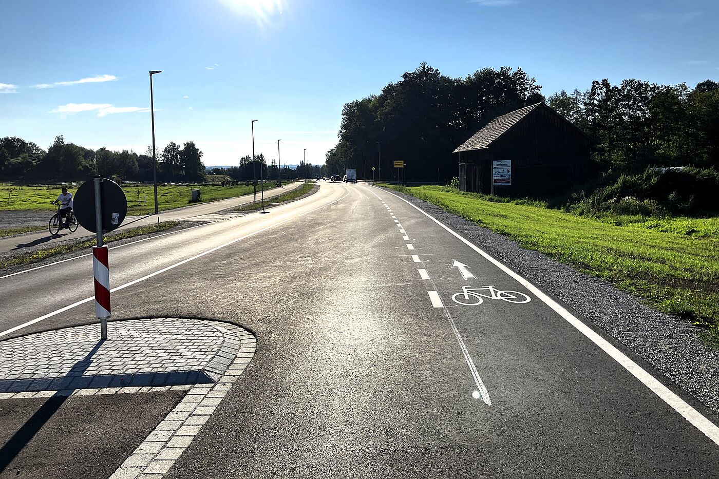 Schutzstreifen am Ortseingang Schutzstreifen am Ortseingan