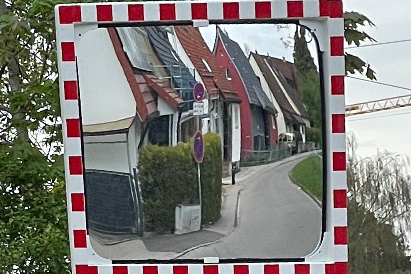 Blick in den Verkehrsspiegel