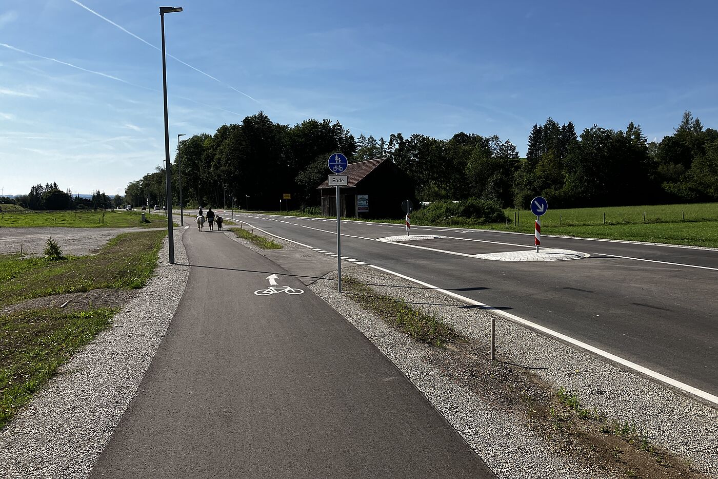 Querungsinsel Ortseingang Geh- und Radweg Ende