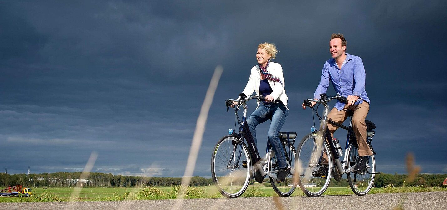 Was tun, wenn auf der Radtour ein Gewitter aufzieht? Was tun, wenn auf der Radtour ein Gewitter aufzieht?