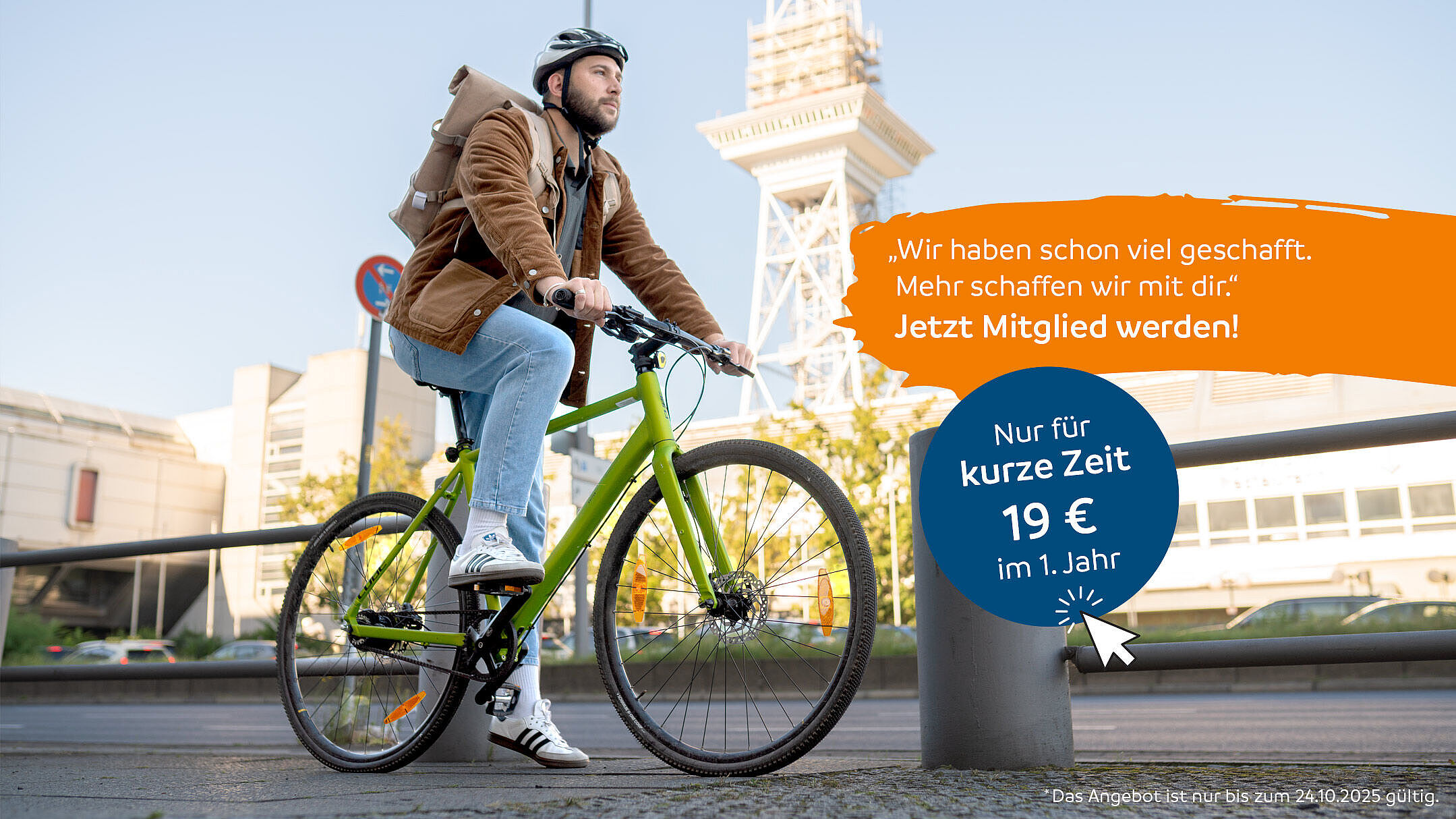 Mann auf Fahrrad mit Werbetext für ADFC Einstiegsmitgliedschaft